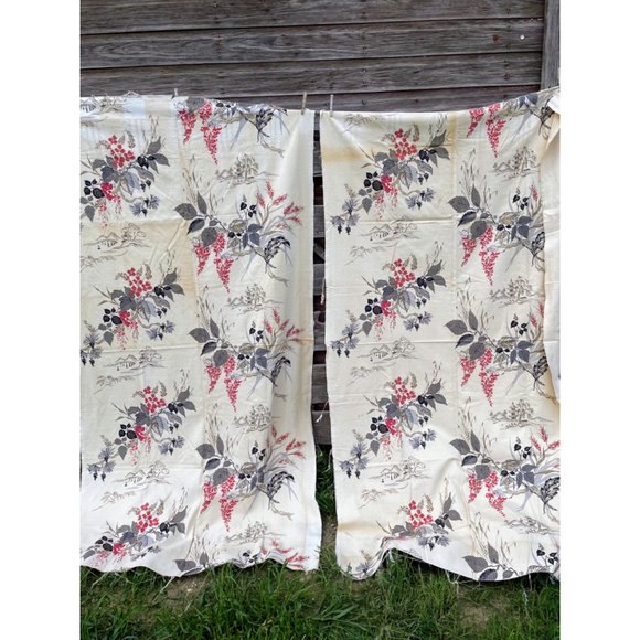 Vintage 1940s Salvaged Barkcloth Curtain Fabric Panels Floral Pagoda Houses - Picture 14 of 16